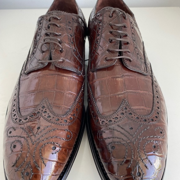 CAPORICCI 3318 genuine alligator shoes.
Dark Brown (Castagno)
Wing tip - Picture 3 of 11